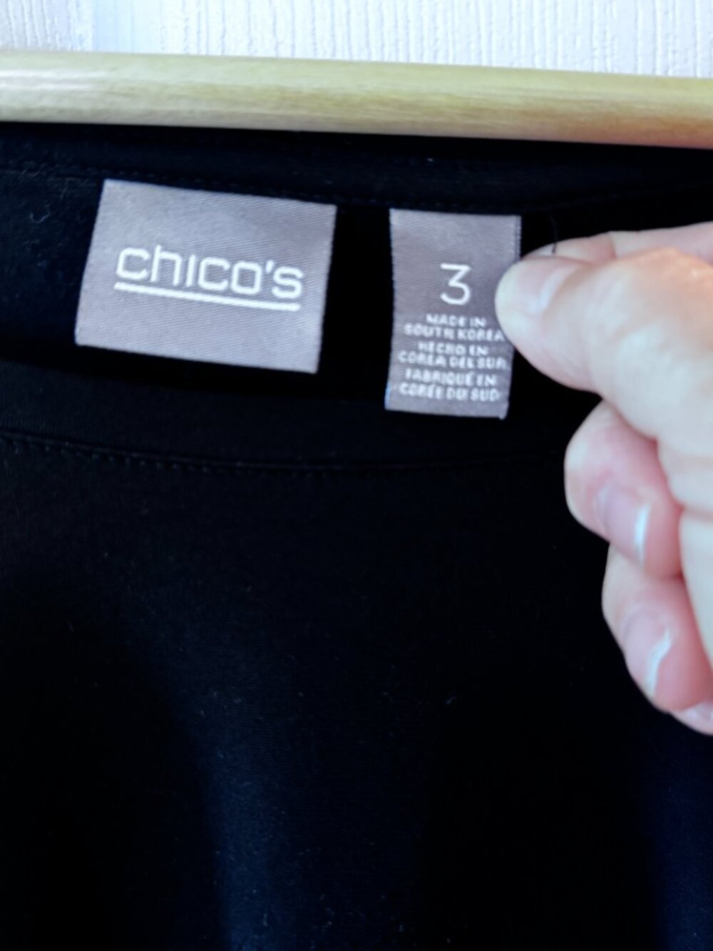 Chico's Black Short Sleeved Blouse/Shirt Size 3 - Picture 4 of 7